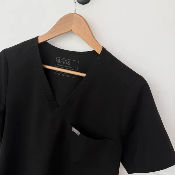 Women’s FIGS Technical Collection Black V Neck Scrubs Top Size Large L - Image 2