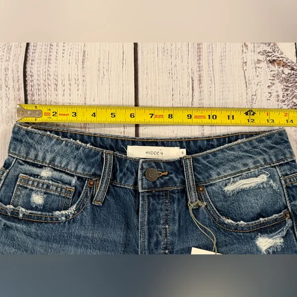Hidden Jeans NWT Women's S. Sofie Mom Denim Shorts Blue Jean Distressed Raw Hem inv605 - Image 3