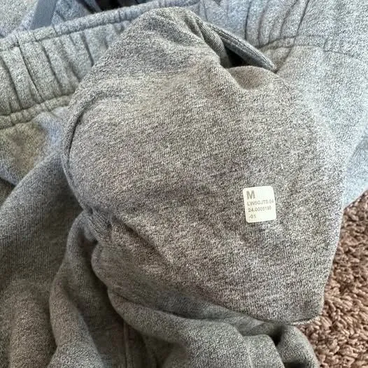 Lululemon Scuba Mid-Rise Oversized Cargo Jogger - Image 5