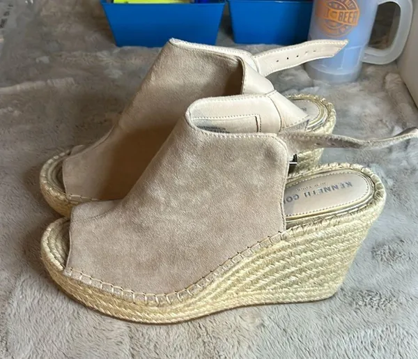 Kenneth Cole 9.5 Olivia Wedges - Image 6