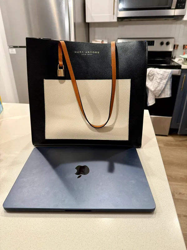 Marc Jacobs Leather Tote - Image 10