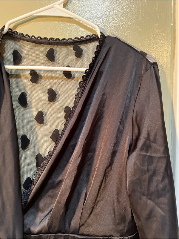 Women’s Size Medium Satin Kimono Robe Black Heart Lace Mesh Trim Dressing Gown - Image 7
