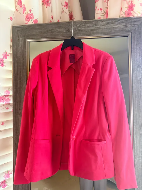Hot pink blazer Size 6 - Image 2