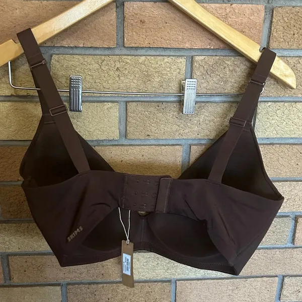 NWT SKIMS Wireless Form Push-Up Plunge Bra Cocoa Brown Women’s Size 38DDD - Image 5