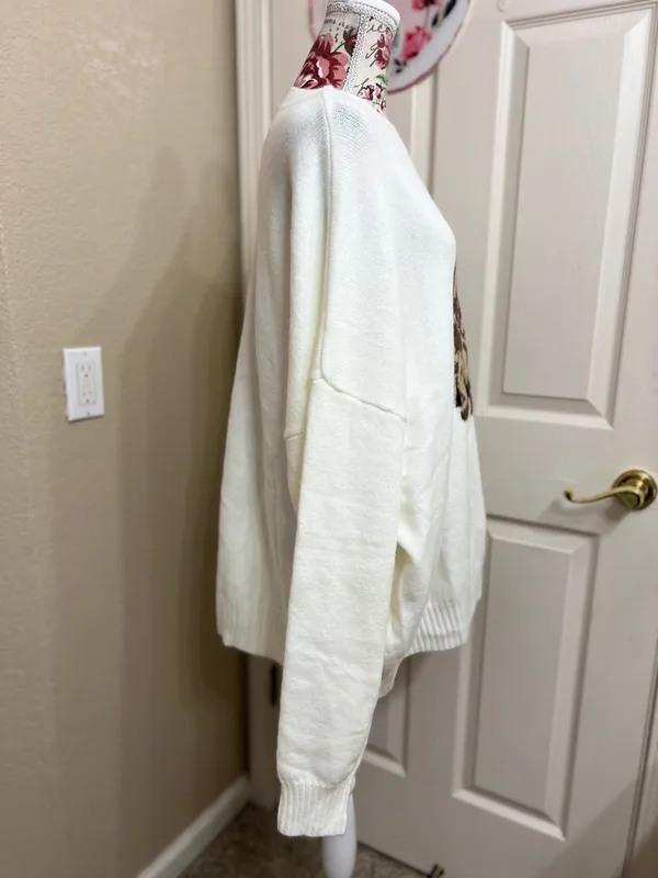 NWOT cream Sweater with dog designe - Image 2