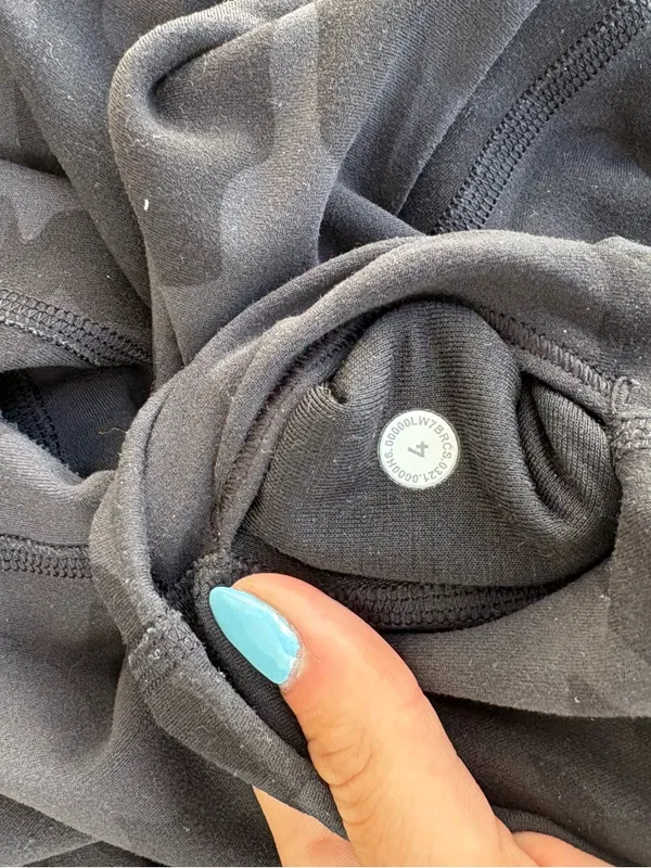 Lululemon Black Camo Align Shorts - Image 5