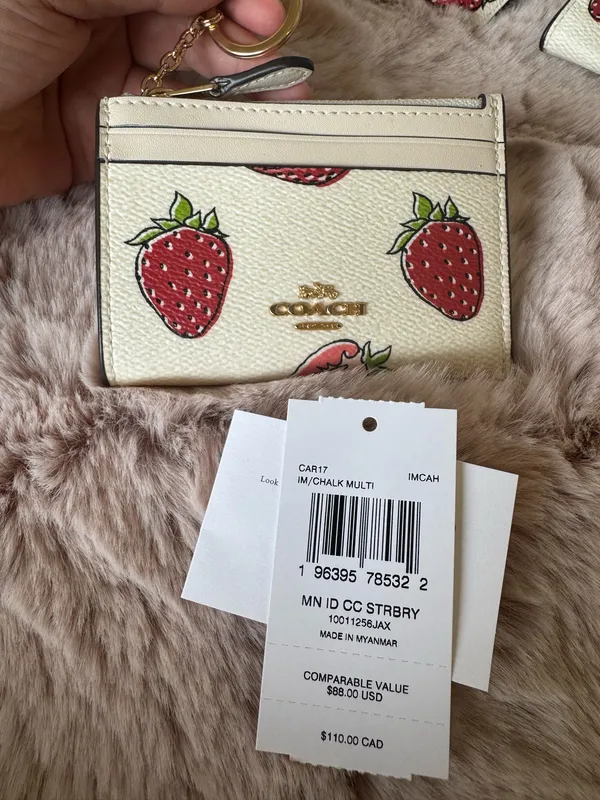 Coach strawberry Id card case - Image 2