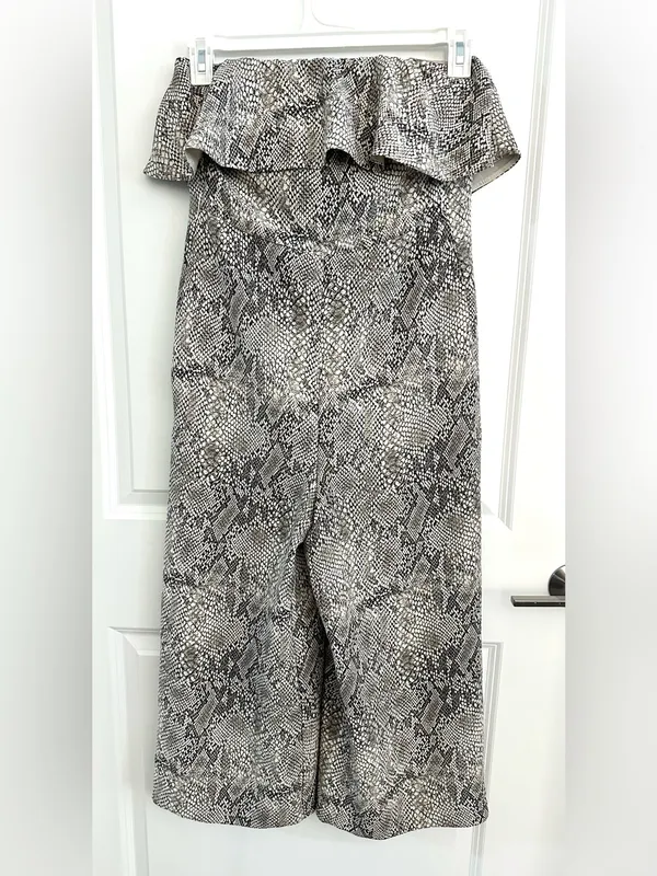Aritzia Babaton Altamiro Jumpsuit size 4 - Image 3