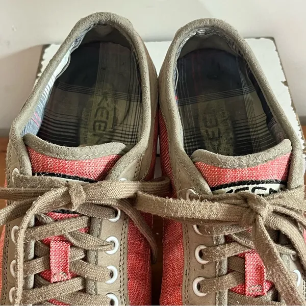 Keen Coronado Red Canvas Taupe Leather Low Top Sneakers Womens 8.5 1004619‎ - Image 4