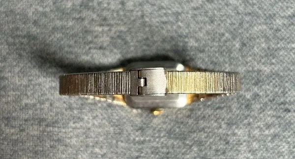 Vintage timex gold tone watch - Image 6
