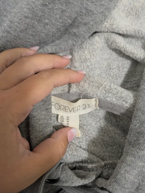 Forever 21 Gray Hoodie Size Medium - Image 3