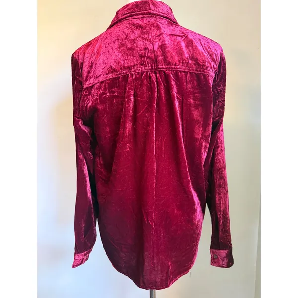 Maeve Anthropologie Red pink Crushed Velvet Button Shirt Long‎ 6 boho whimsi y2k - Image 4