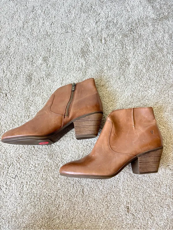 Frye Jennifer Ankle Booties Brown Leather Round Pointed Toe Western - Image 4