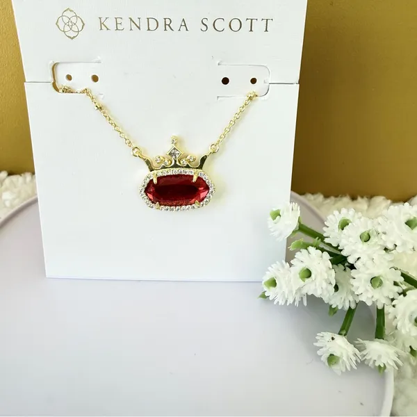 Kendra Scott Elisa Princess Gold Short Pendant Necklace - Image 5