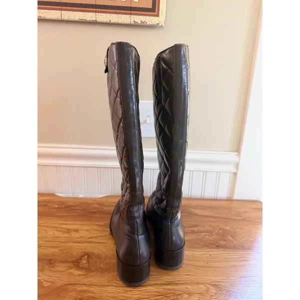 Tory Burch Kiernan Quilted Leather Riding Boots Brown Logo 8.5M - Image 4