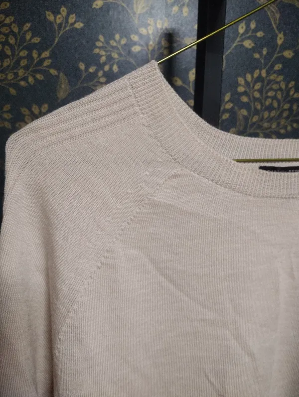 Banana Republic Light Beige/Pink Merino Wool Crewneck Sweater - Image 2