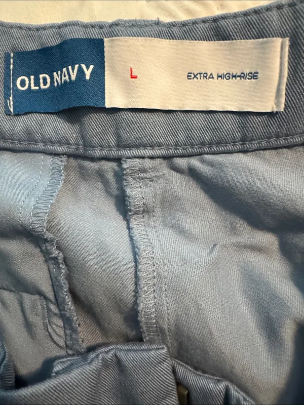 Old Navy Blue Women's Pleated Shorts - Image 3