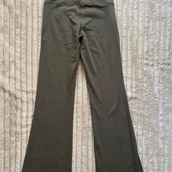 90 Degree by Reflex muted/army green flare leggings with pockets - Image 4