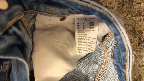 American Eagle Jeans Mom - Image 3