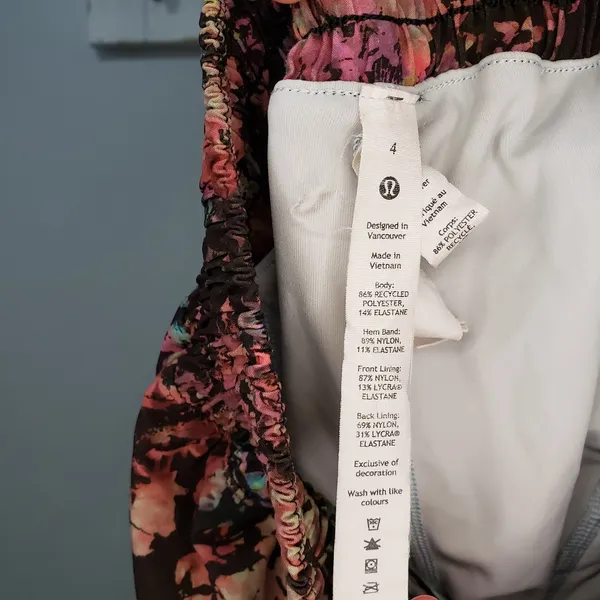 Lululemon Hotty Hot High Rise Skirt Womens 4 Stencil Blossom Running EUC - Image 5