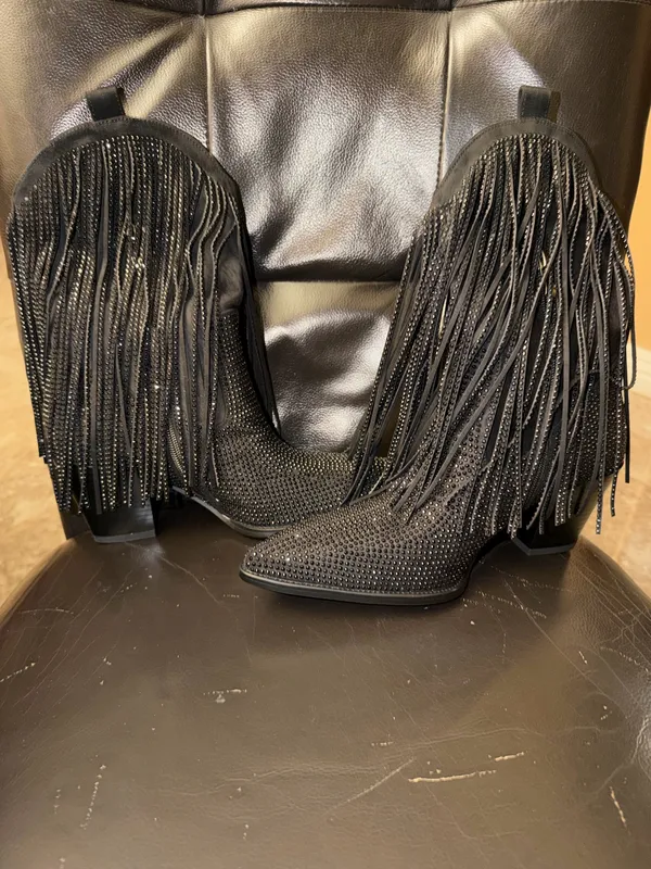 Boots Black Size 8.5 - Image 3