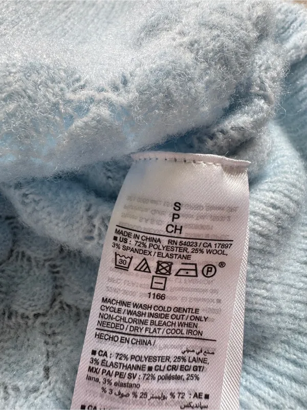 Old Navy Pale Blue Diamond Knit Crewneck Sweater - Image 4