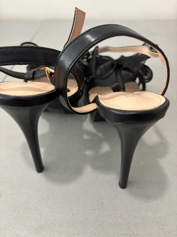 Sandals Black Size 8 - Image 2