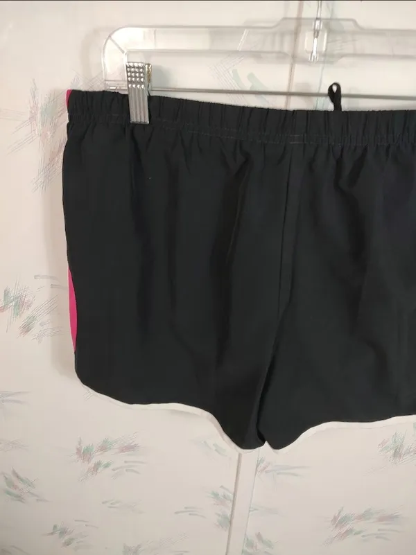 New Balance Breast Cancer Awareness Shorts - Image 7