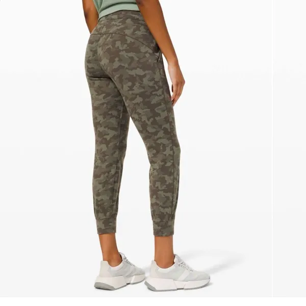 Lululemon Ready to Rulu Jogger 29" Heritage Camo Dark Olive Green Twill Size 6 - Image 2