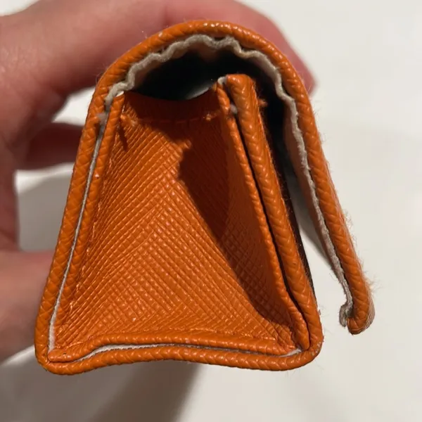Tory Burch triangle eye glasses case magnetic closure - Image 8