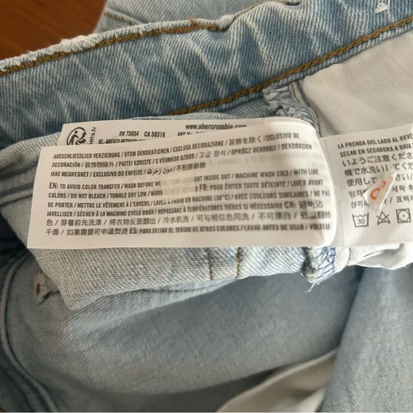 Abercrombie & Fitch Petite High Rise Loose Jean in Light Wash with Distressing - Image 7