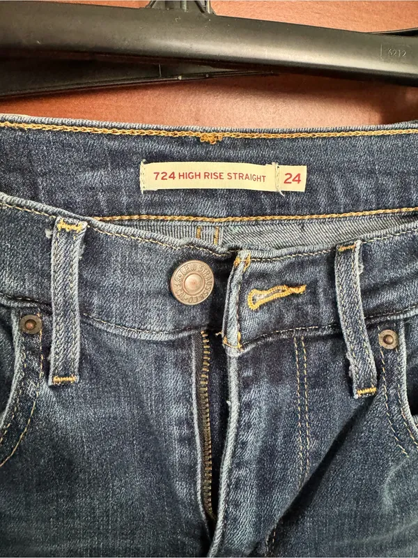 Levi’s 724 High Waist Straight Classic Mid Wash - Image 3