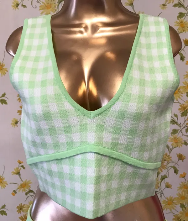 NWOT gingham knit skirt set in lime green size M - Image 7