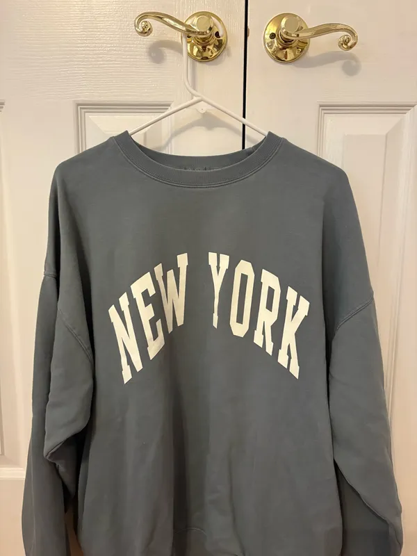 Brandy Melville New York Sweatshirt - Image 2
