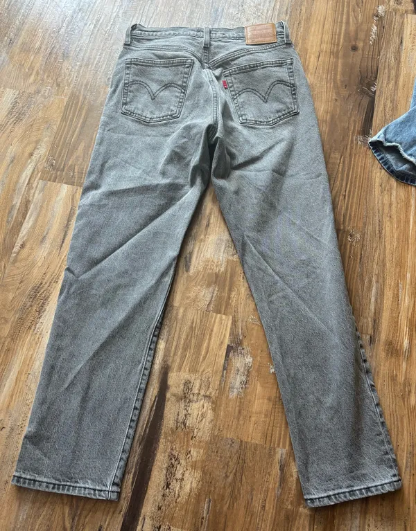 Levi’s Straight Leg Jeans - Image 3