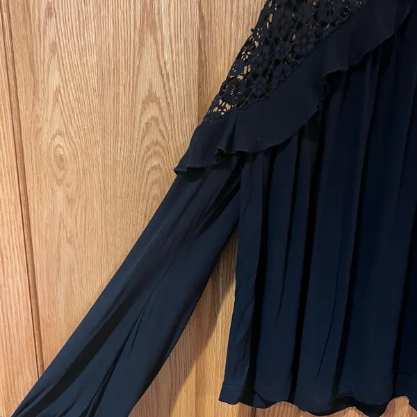 Free People Little Bit Of Love Crochet Lace Ruffle Keyhole‎ Blouse Black Size XS - Image 13