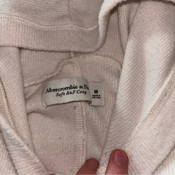 Abercrombie and Fitch Sweater - Image 3