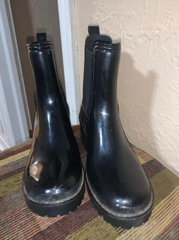 Catherine Malandrino Black Healed Boots - Image 2