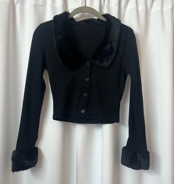 Black Faux Fur Trim Sleeves & Collar Button Up Crop Y2K 90s Style Sweater - Image 3