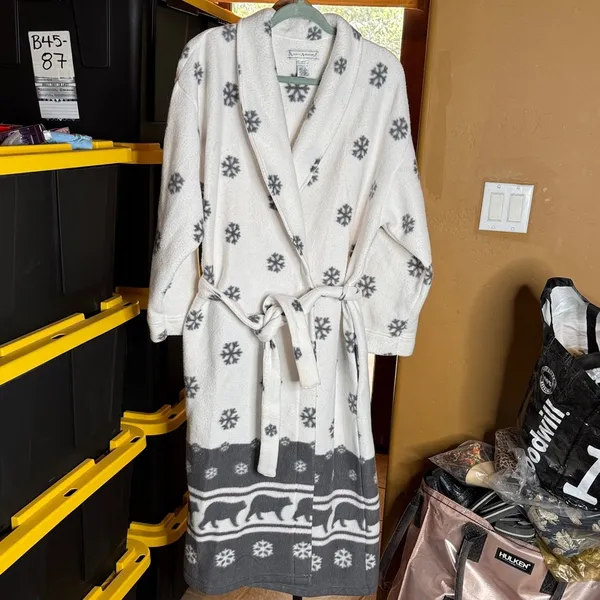Vintage Earth Angels Fleece Robe White Gray Snowflake Bear Print Belted Large - Image 2