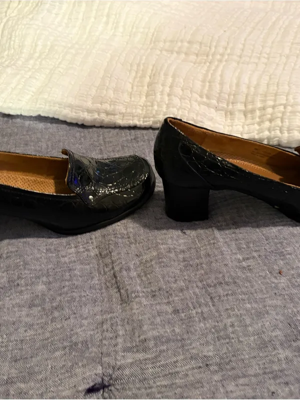 Naturalizer Black Croc-Embossed Slip-On Loafers - Image 3