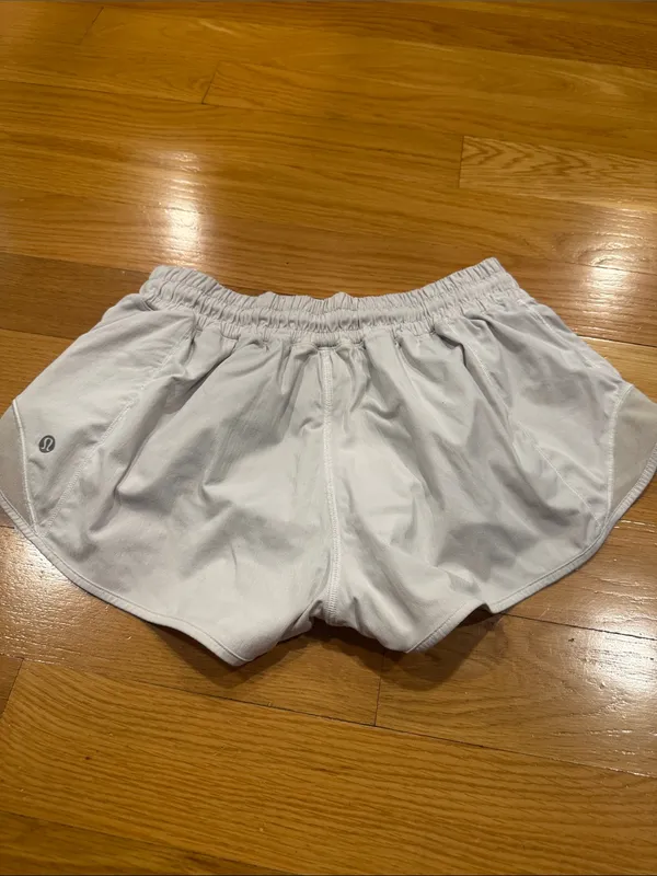 Lululemon white short size 6 . - Image 8