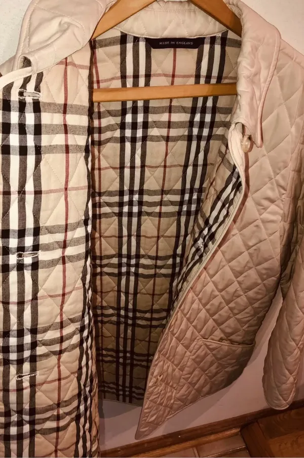 Burberry Classic Quilted Jacket - Image 5