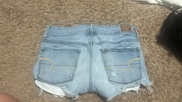 American Eagle Low-Rise jean shorts - Image 2
