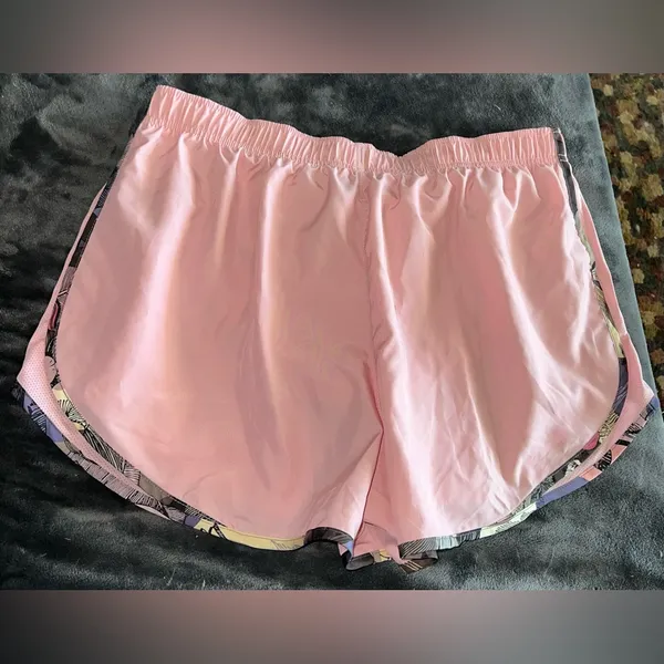 Nike Tempo Dri-fit Running Short in Pink Glaze/Wolf Grey Size XL - Image 3