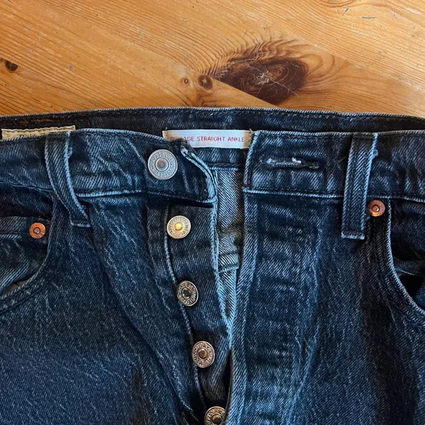 Women’s Levi’s Jeans - Image 2