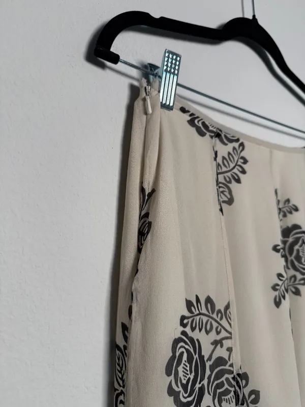 Banana Republic Boho Silk Cream Skirt - Image 3