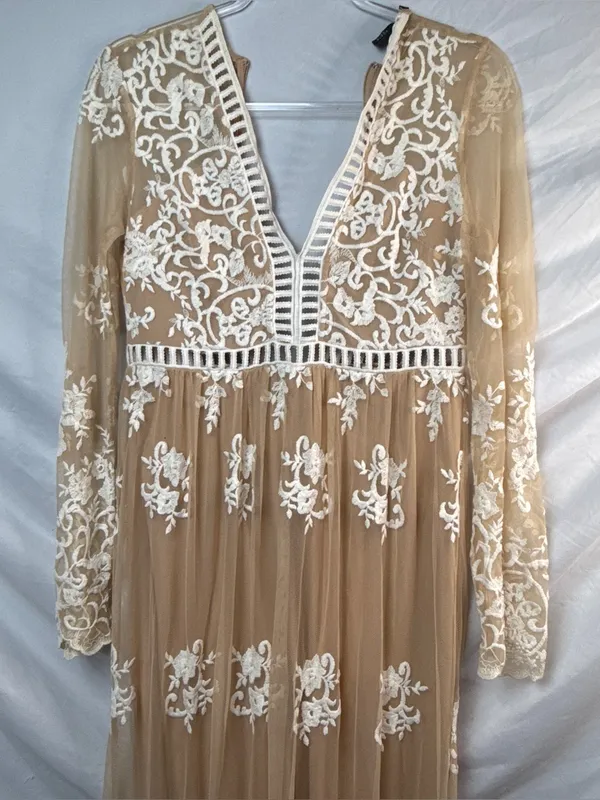 Forever 21 Y2K Nude Long Sleeve Embroidered Lace Maxi Dress - Image 3