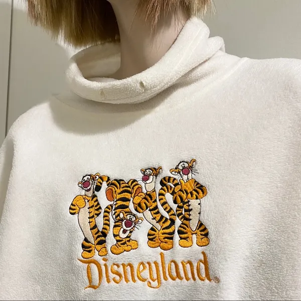 Disney Disneyland Winnie The Pooh Fleece Sweatshirt L - Image 7