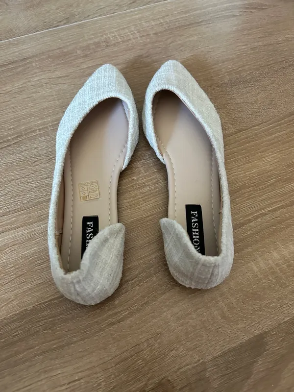 Ash Cream Tweed Pointed-Toe Flats - Image 3